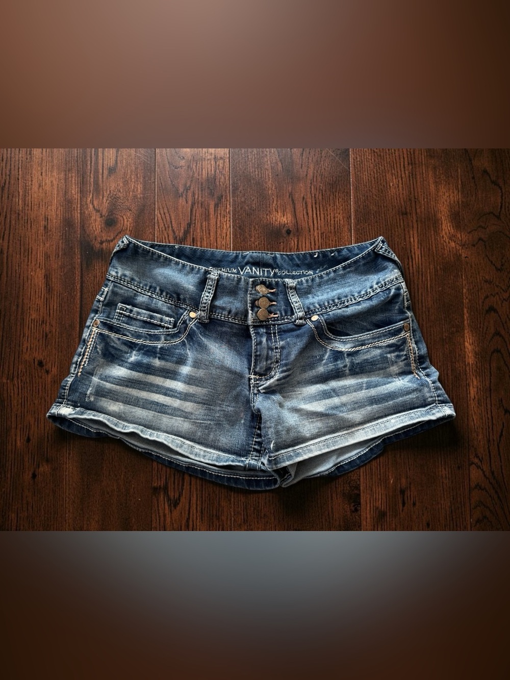 Premium Vanity Womens 27 Denim Shorts Low Rise Y2K Embroidered Flap Pocket